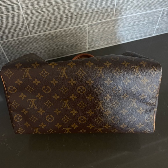 LOUIS VUITTON MONOGRAM SPEEDY 35 - Picture 7 of 11